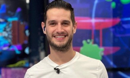 Adrián Marcelo da un giro solidario: regala juguetes a 200 mil niños en Monterrey