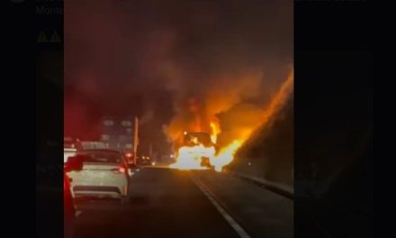 Durante la noche del martes se incendia autobús de pasajeros en la Saltillo-Monterrey