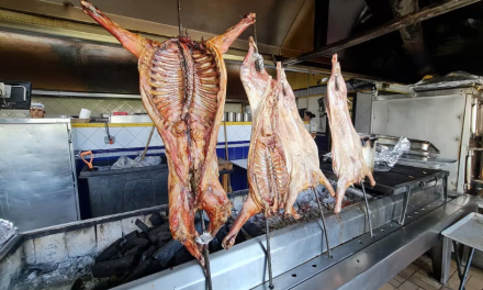 Repunta la venta de cabritos durante diciembre en Saltillo
