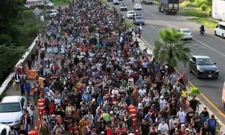 Nueva caravana migrante parte de Tapachula rumbo a Estados Unidos