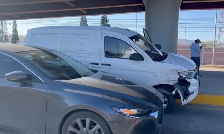 Considerables daños materiales en accidente en Saltillo