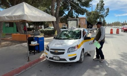 Cumplen pocos con la verificación vehicular en Saltillo