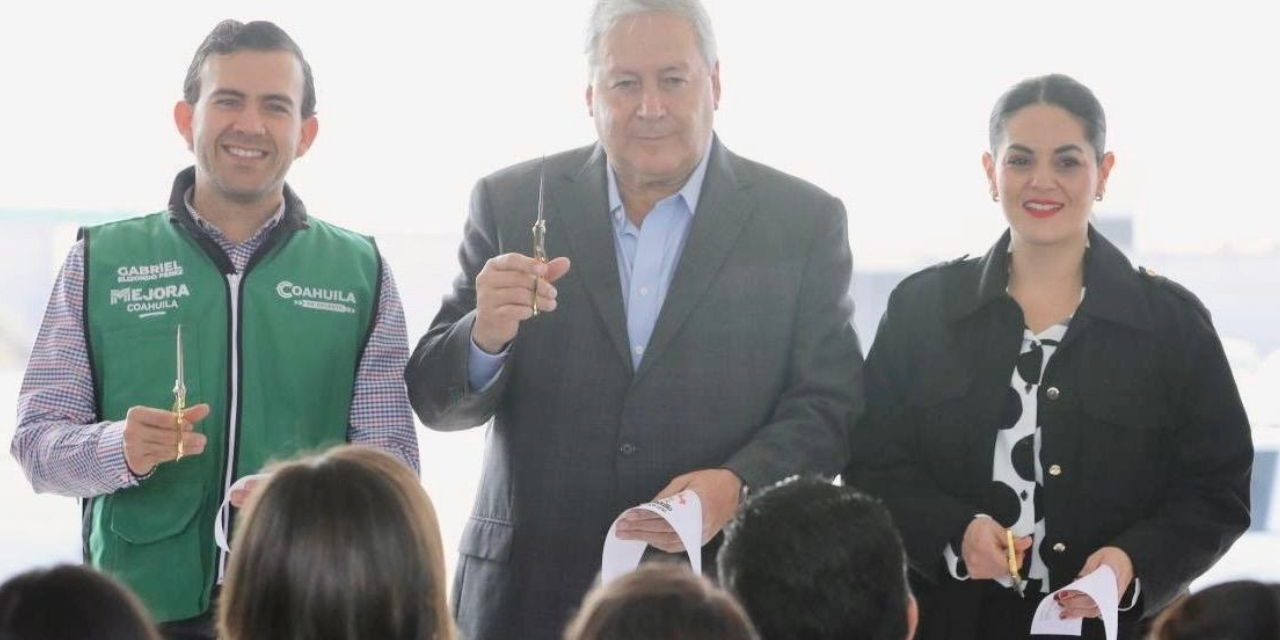 Chema Fraustro entrega recarpeteo de Valdés Sánchez