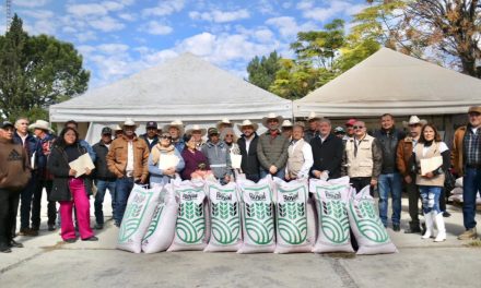 Entregan 5.4 toneladas de semilla de avena en Coahuila