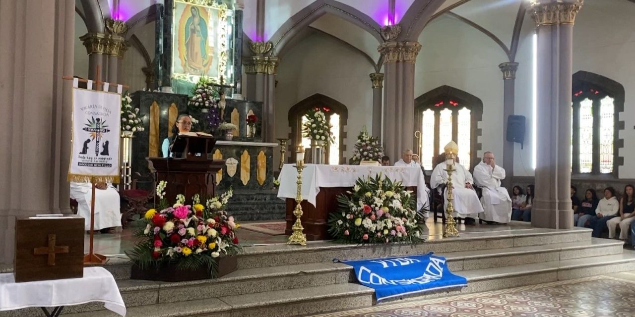 Fieles acuden al Santuario a dar gracias