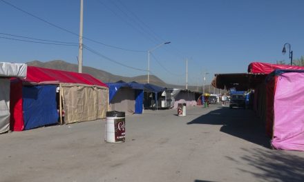 Instalan mercado navideño en Ramos Arizpe