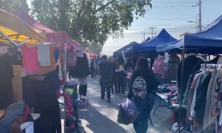 Caen ventas de mercados sobre ruedas