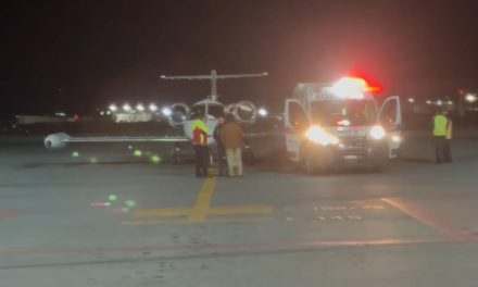 Paramédicos trasladan a niño gravemente quemado a hospital en Texas