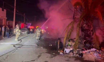 Se incendia basura en domicilio en la colonia Morelos