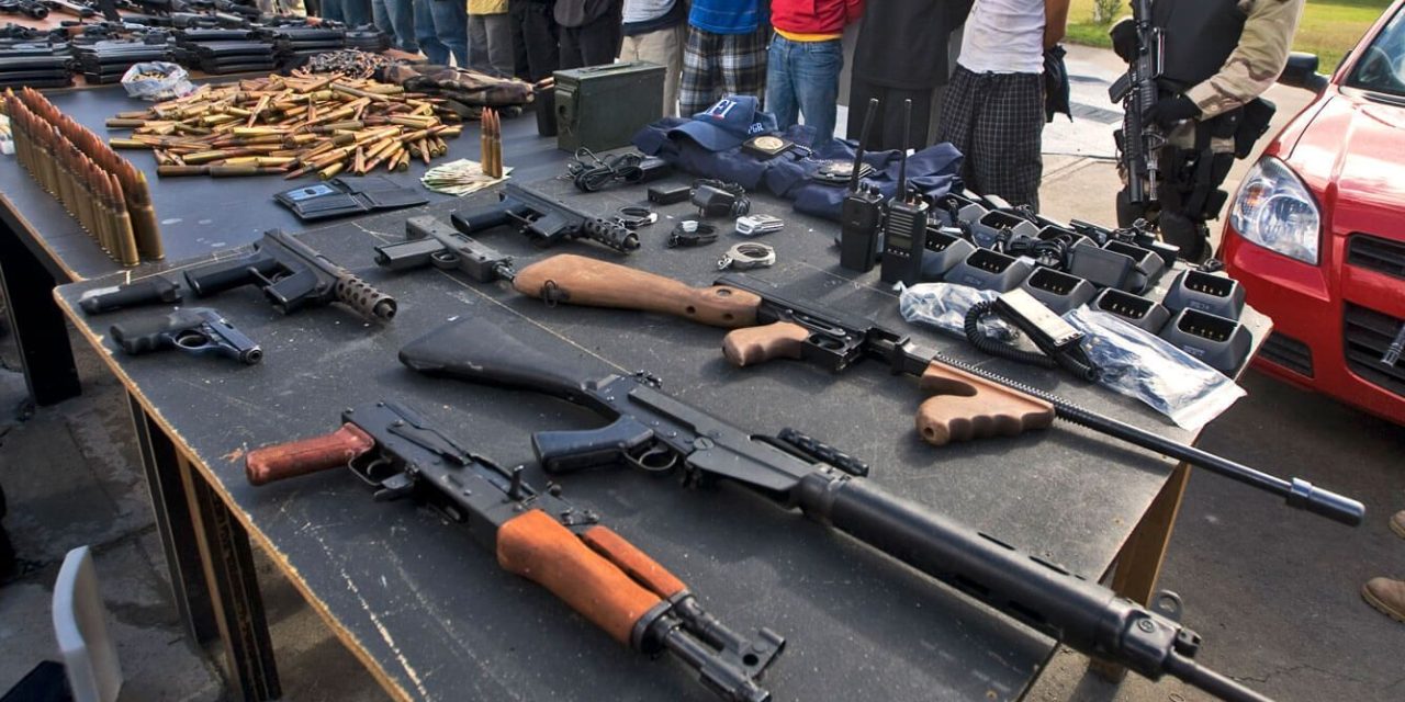 El CJNG y el tráfico de armas de Estados Unidos a México para operaciones violentas