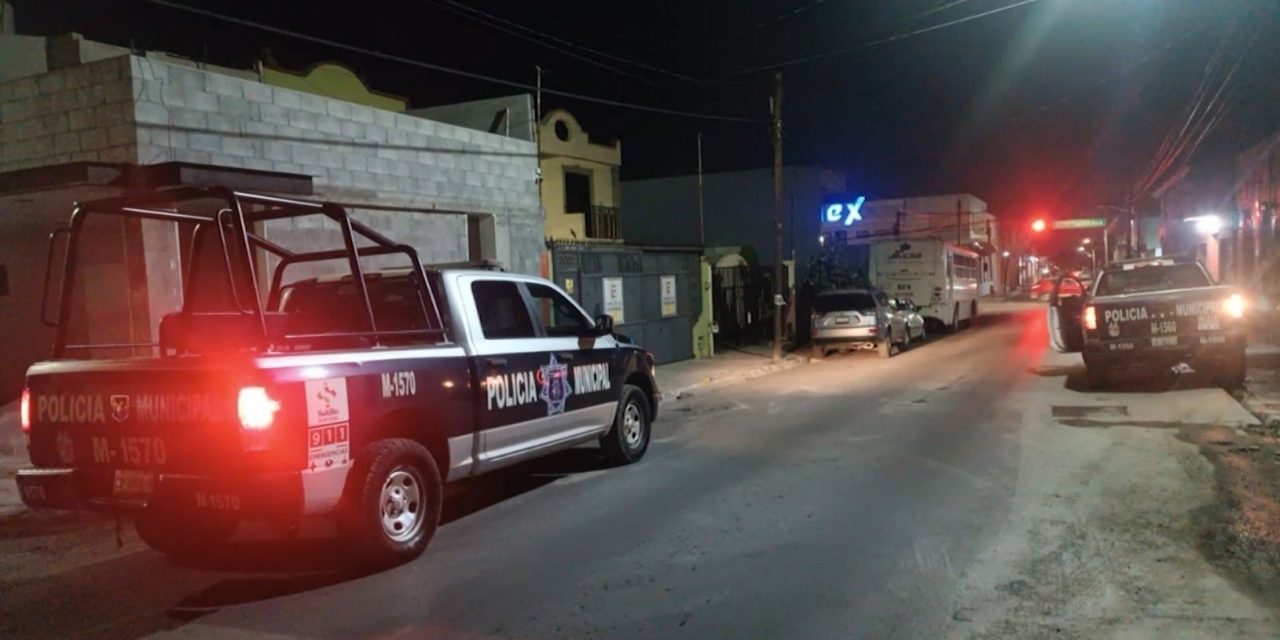 Van sobre banda de roba casas en Saltillo que operan al oriente de la ciudad
