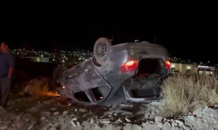Vuelcan militares en la ‘Curva del Diablo’ en el municipio de Monclova