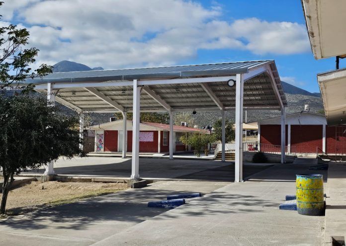 Dan mantenimiento a escuela de Monclova tras robo de cableado