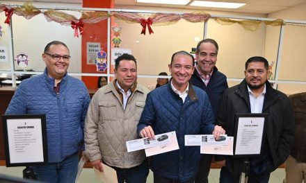Cumple Emilio De Hoyos con pago de predial en Acuña