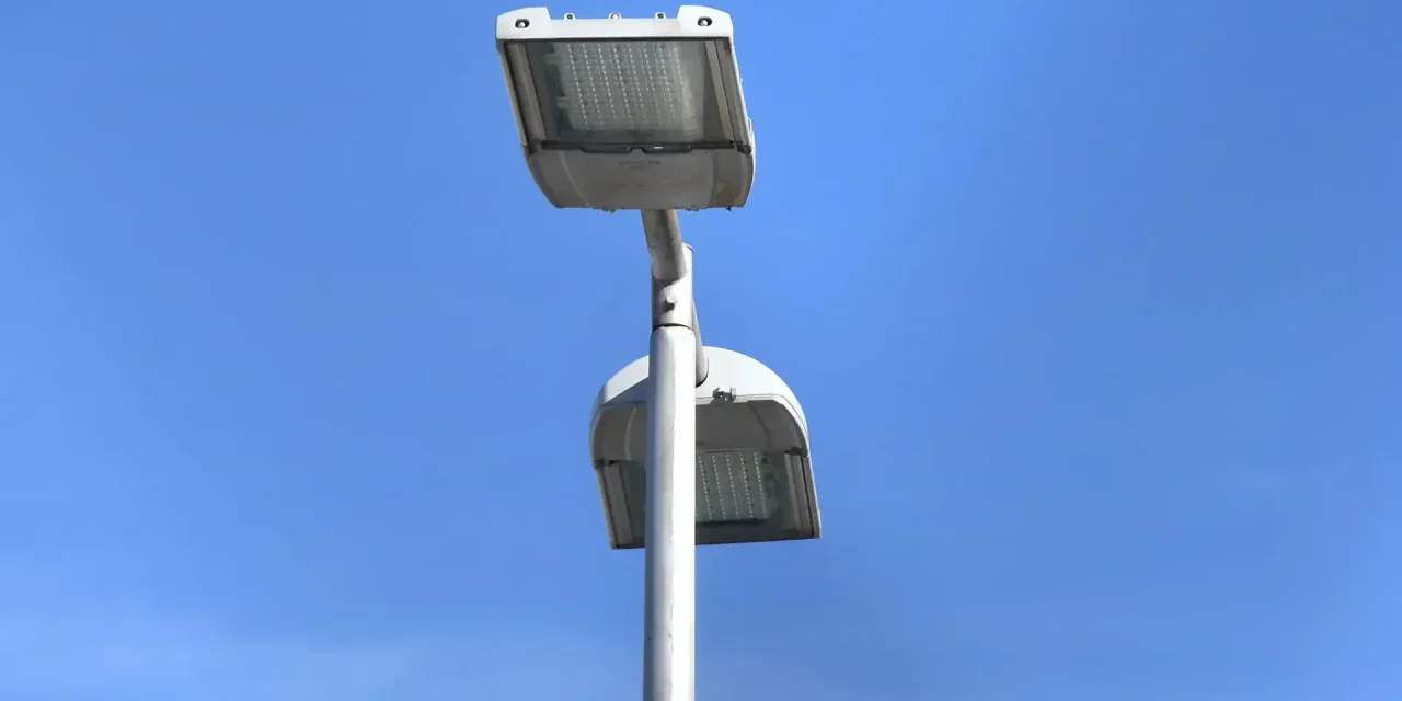 Mantendrán en marcha modernización del alumbrado público