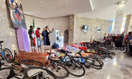 Bendicen a deportistas laguneros