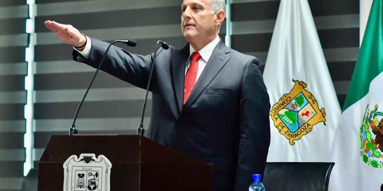 Torreón: Rinde protesta Román Cepeda en sesión solemne