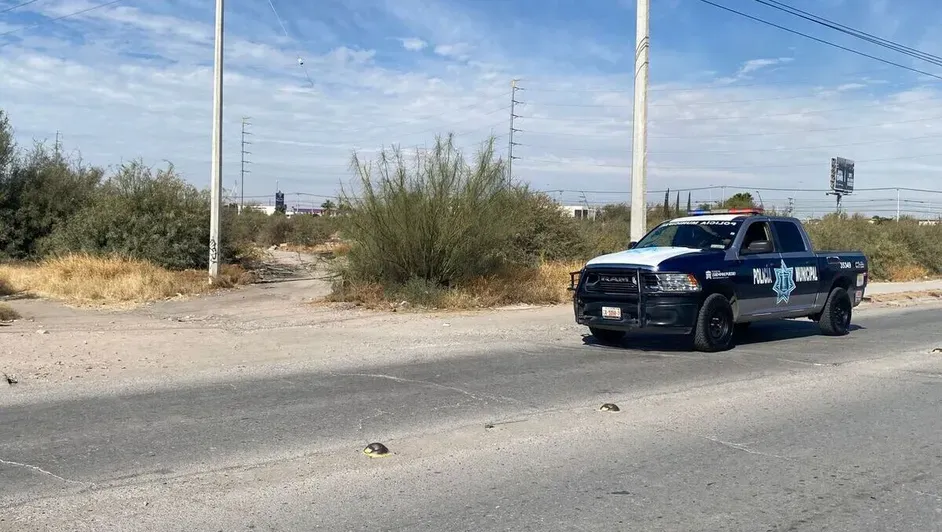 Torreón: Rescatan a bebé en terreno baldío junto a sus papás intoxicados