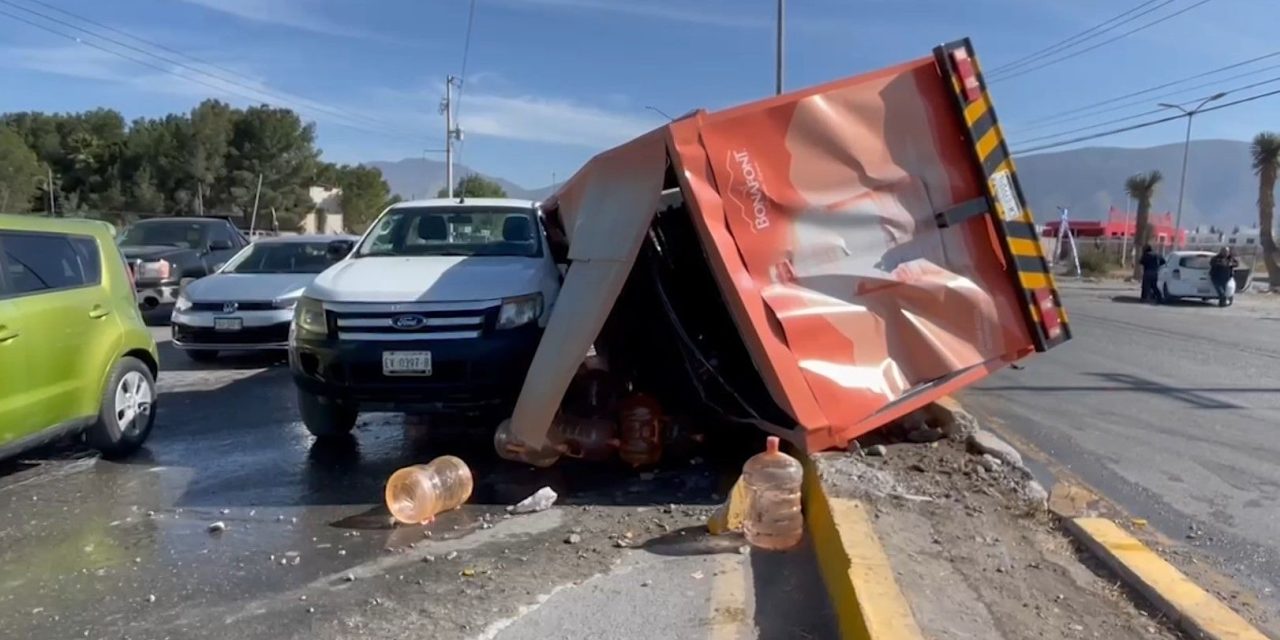 Accidente en Valdez Sánchez deja a conductor herido y daños materiales