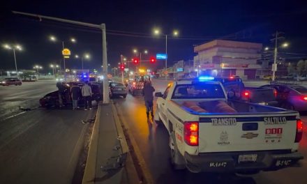 Accidente vial deja daños materiales y tres menores lesionadas en Saltillo