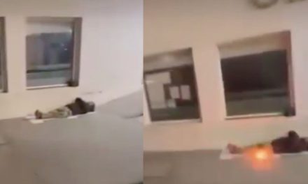 Jóvenes atacan con pirotecnia a hombre en situación de calle (video)