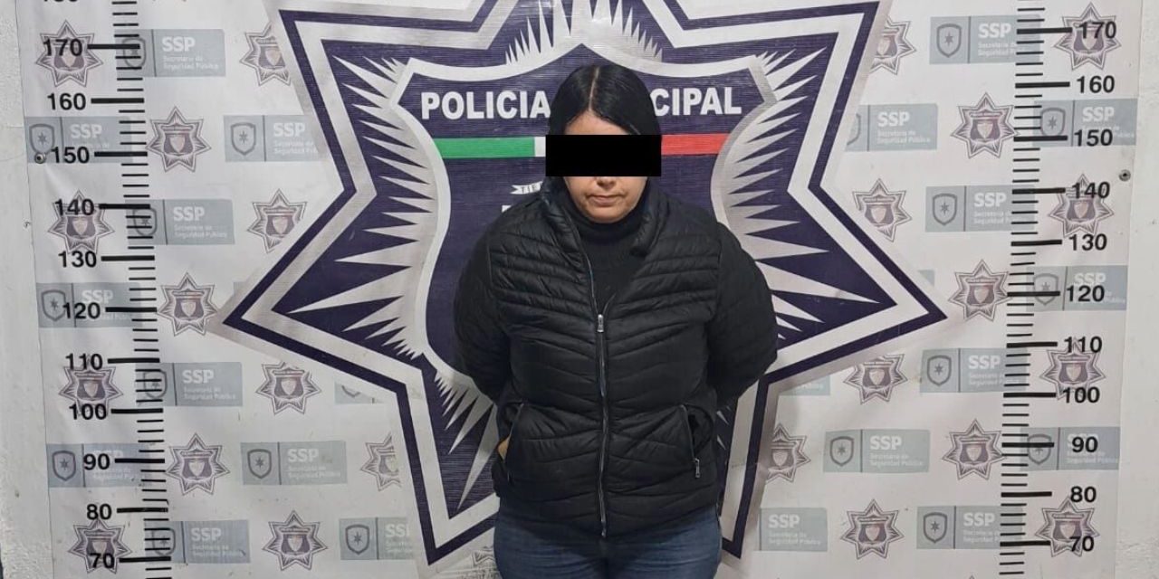 Detienen a conductora por huir para evitar multa