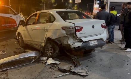 Ebrios protagonizan accidente múltiple en Saltillo