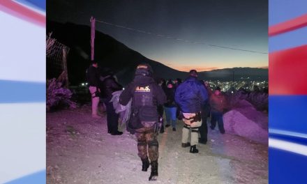 Entrega de cobijas en colonia Niños Héroes para combatir el frío