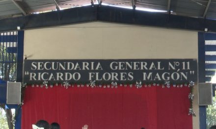 Faltan mesa bancos en la secundaria Ricardo Flores Magón