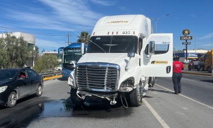 Fuerte accidente en Ramos Arizpe deja dos personas lesionadas