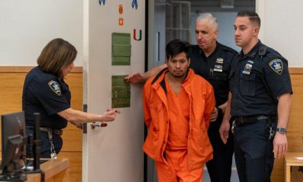 Guatemalteco se declara no culpable de asesinato en el metro de Nueva York; enfrenta cadena perpetua