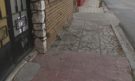 Saltillo:  Hay banquetas en mal estado en la calle Múzquiz