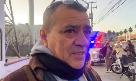 Motociclista se salva de milagro… fue embestido y resultó ileso.