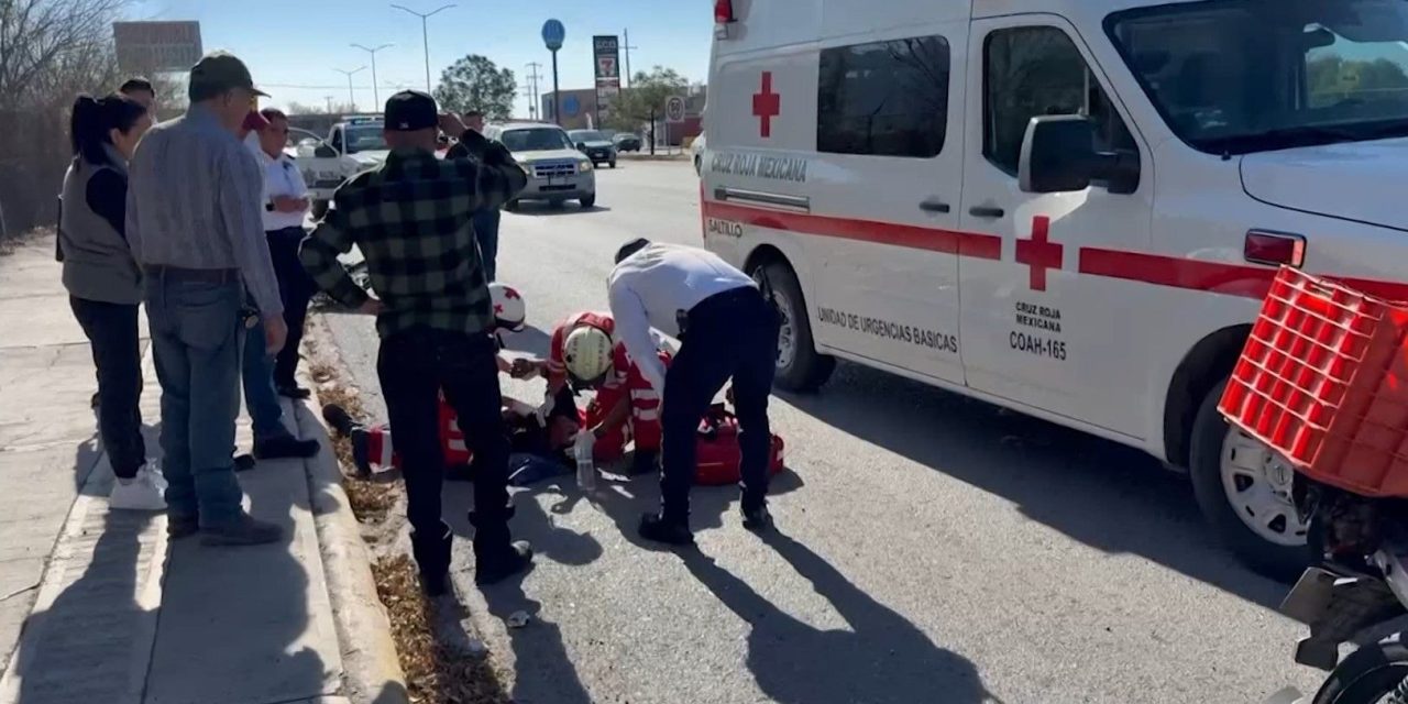 Motociclista azota su cabeza contra el suelo al sur de Saltillo