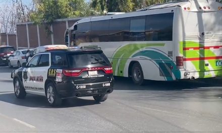Hombre muere un hombre a bordo de un autobús en Saltillo
