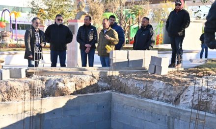 Supervisa Emilio de Hoyos obra en la plaza ‘Benjamín Canales’
