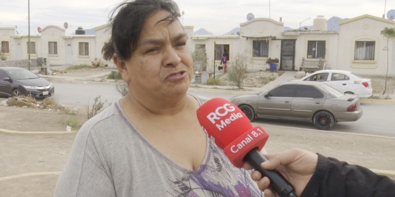 María Guadalupe pide apoyo para una cirugía de su nieto que tiene sindactilia