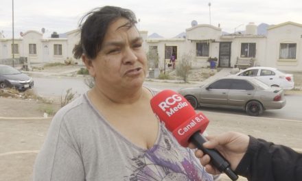 María Guadalupe pide apoyo para una cirugía de su nieto que tiene sindactilia