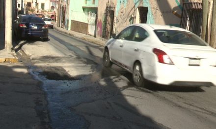 Reparan una fuga de agua gracias a los reportes de los vecinos en Saltillo