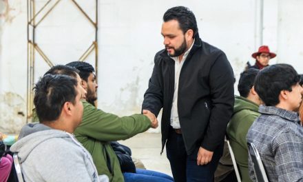 Se reúne diputado con beneficiarios de Jóvenes Construyendo el Futuro