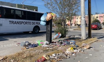 Vecinos de la colonia Isabel de Villena, al sur de Saltillo, denuncian exceso de basura