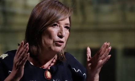 Denuncia Xóchitl Gálvez desvío de recursos de AMLO
