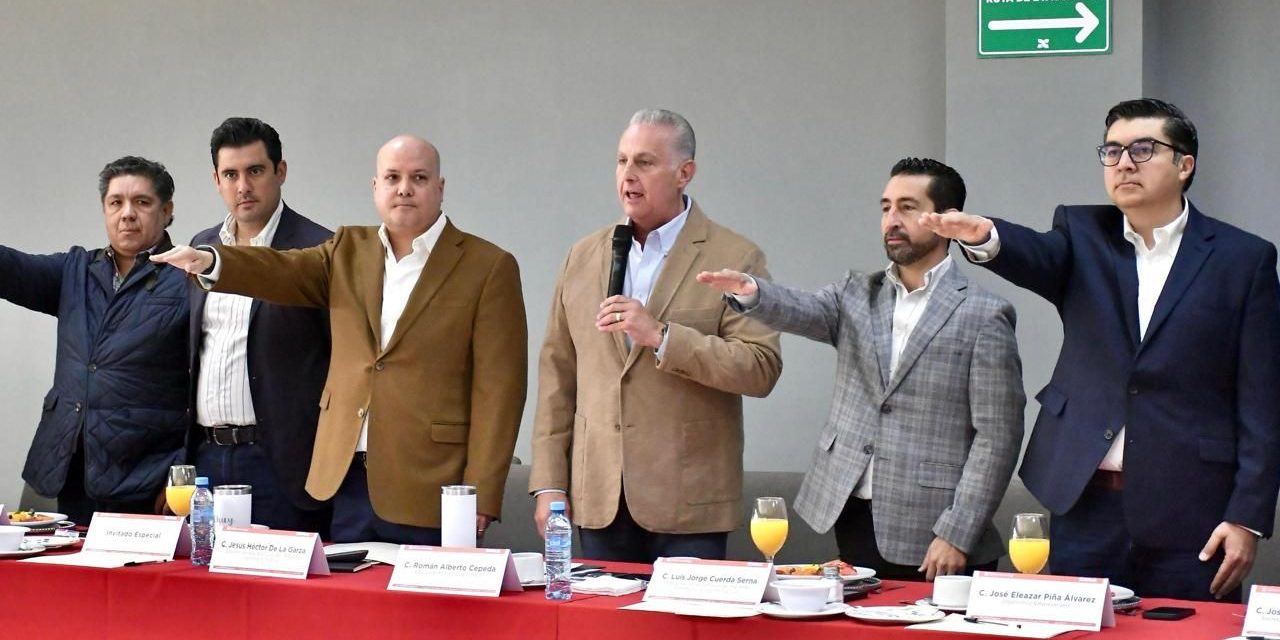 Toman protesta a los nuevos consejeros del IMPLAN