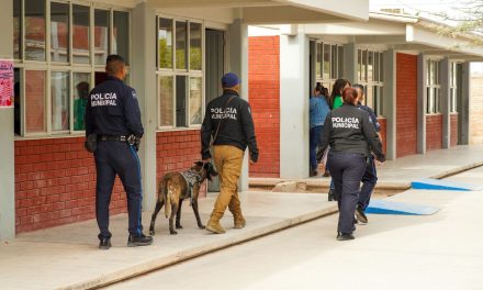 Policías de Torreón llevan pláticas para prevenir  participación de menores en delitos