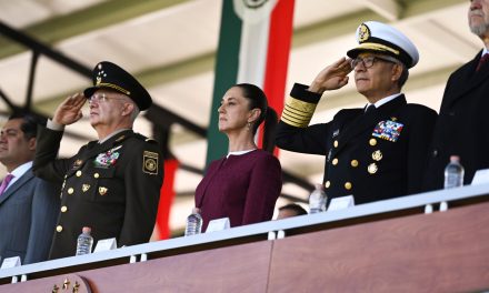 Armada de México conmemora el Día de la Bandera