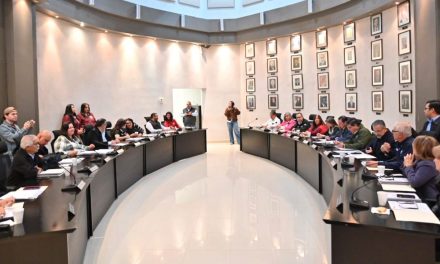 Cabildo de Acuña avala convenio para regularizar predios