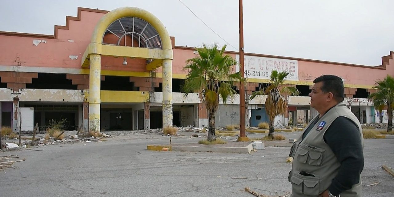 Centro comercial en ruinas en Monclova
