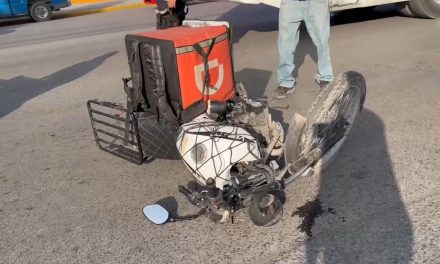Choque en la colonia Herradura deja motociclista ileso