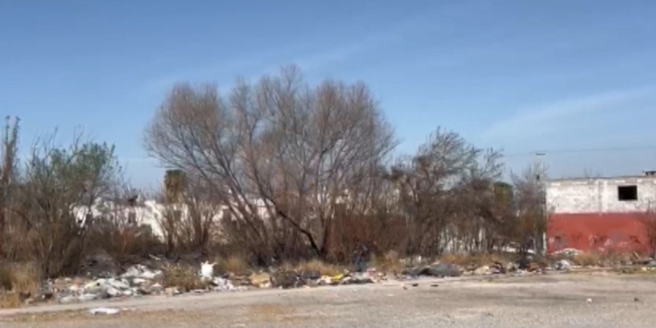 Convierten pepenadores un terreno en la Saltillo 2000 en una sucursal del relleno sanitario