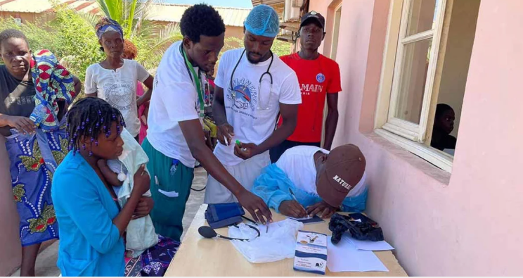 Sheinbaum defiende ingreso de médicos cubanos para reforzar sanidad pública